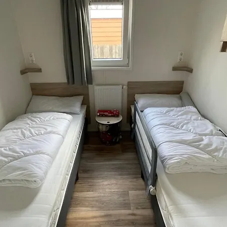 キャンプ場 Tiny House Marina Direkt Am Auf Dem Sternberg! シュテルンベルク